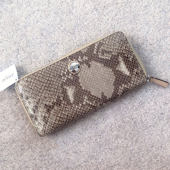 NWT Authentic Coach Wallet